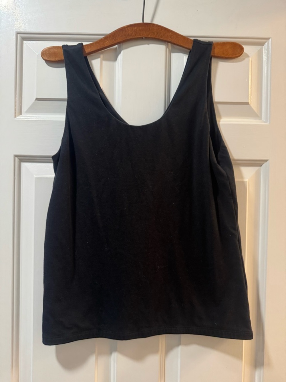 The commons  Women's Black Scoop Neck Tank Top